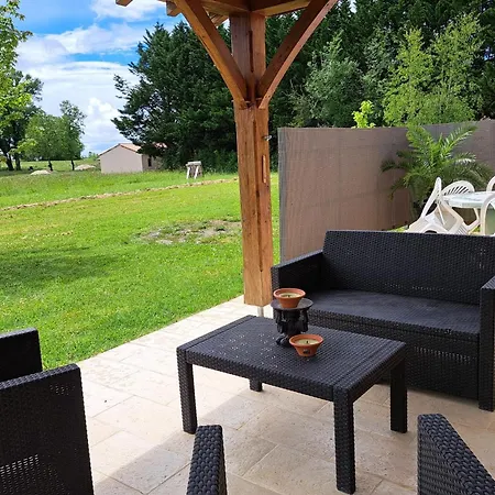 Sejour Paisible Au Coeur De La Campagne En Perigord